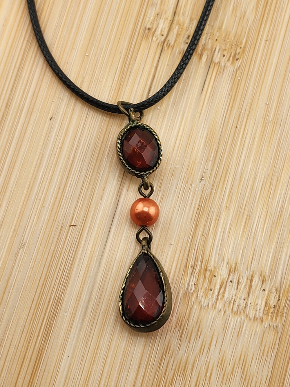 18in Adjustable Vintage-Style Garnet Red Teardrop Pendant Necklace